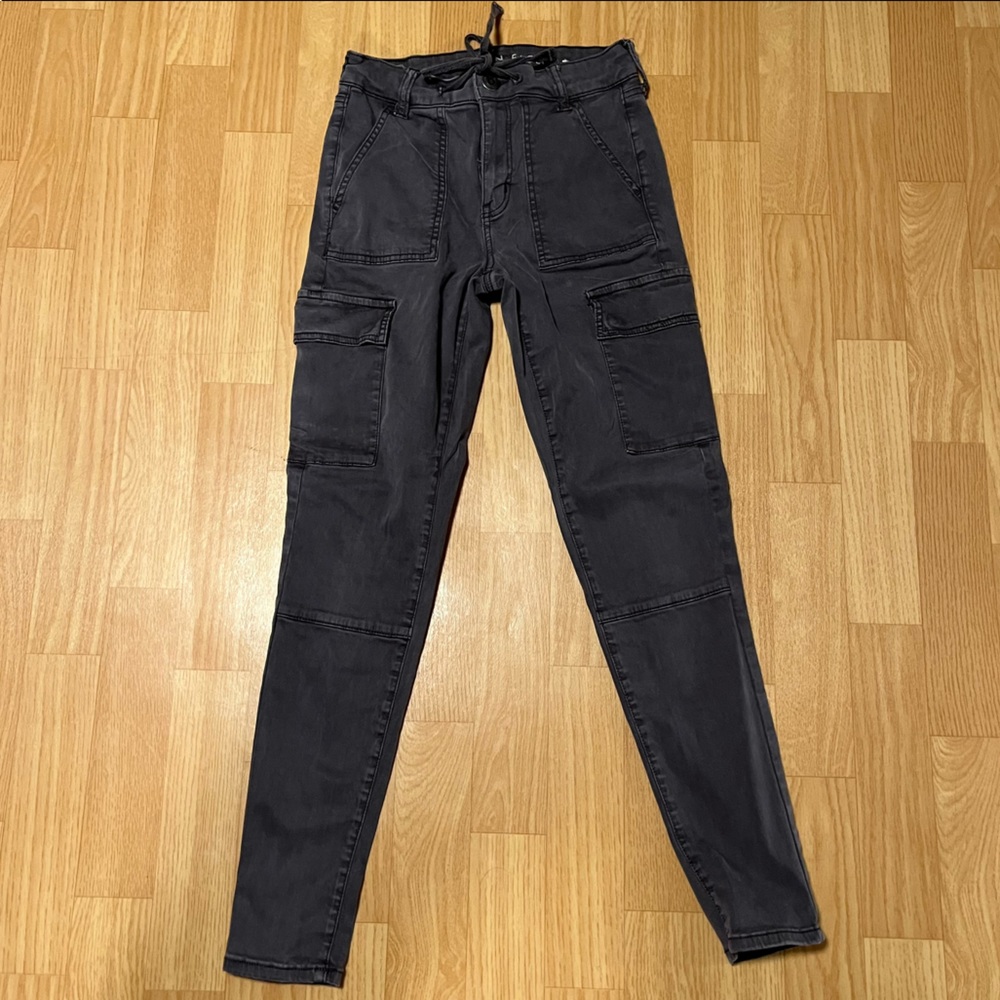 American Eagle super stretch gray cargo pants - size 4